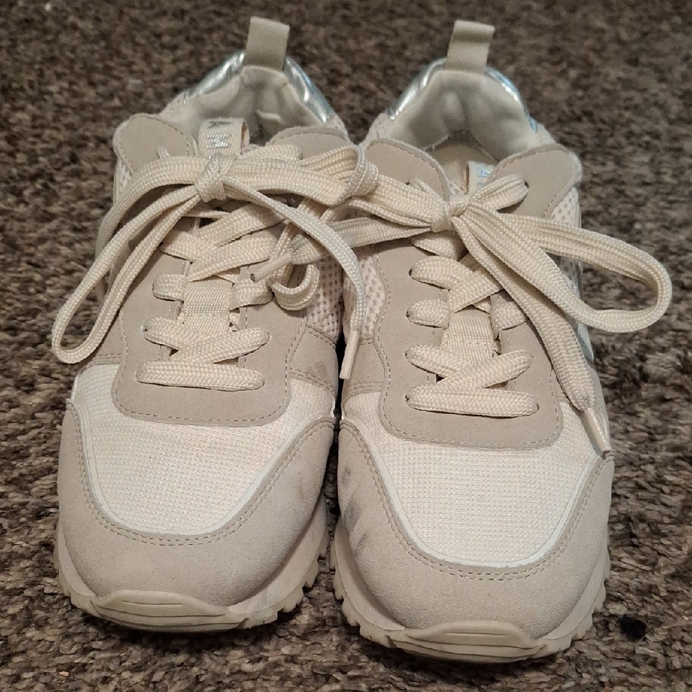 Sam & Libby Cream Sneakers